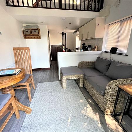 The Stables - Detached Cottage With Private Garden & Hot Tub St Austell Kültér fotó